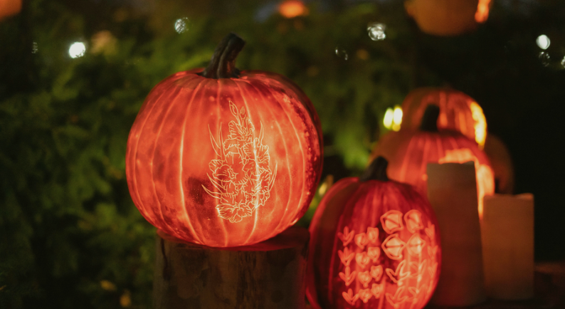 Halloween na Sava Invest com abóboras de LED